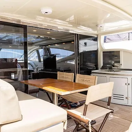 Azimut68s Botel Palermo