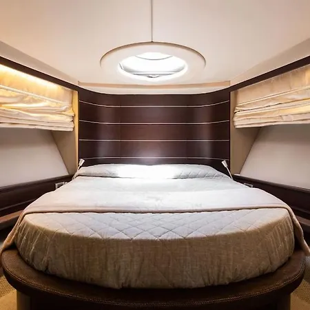 Botel Azimut68s *